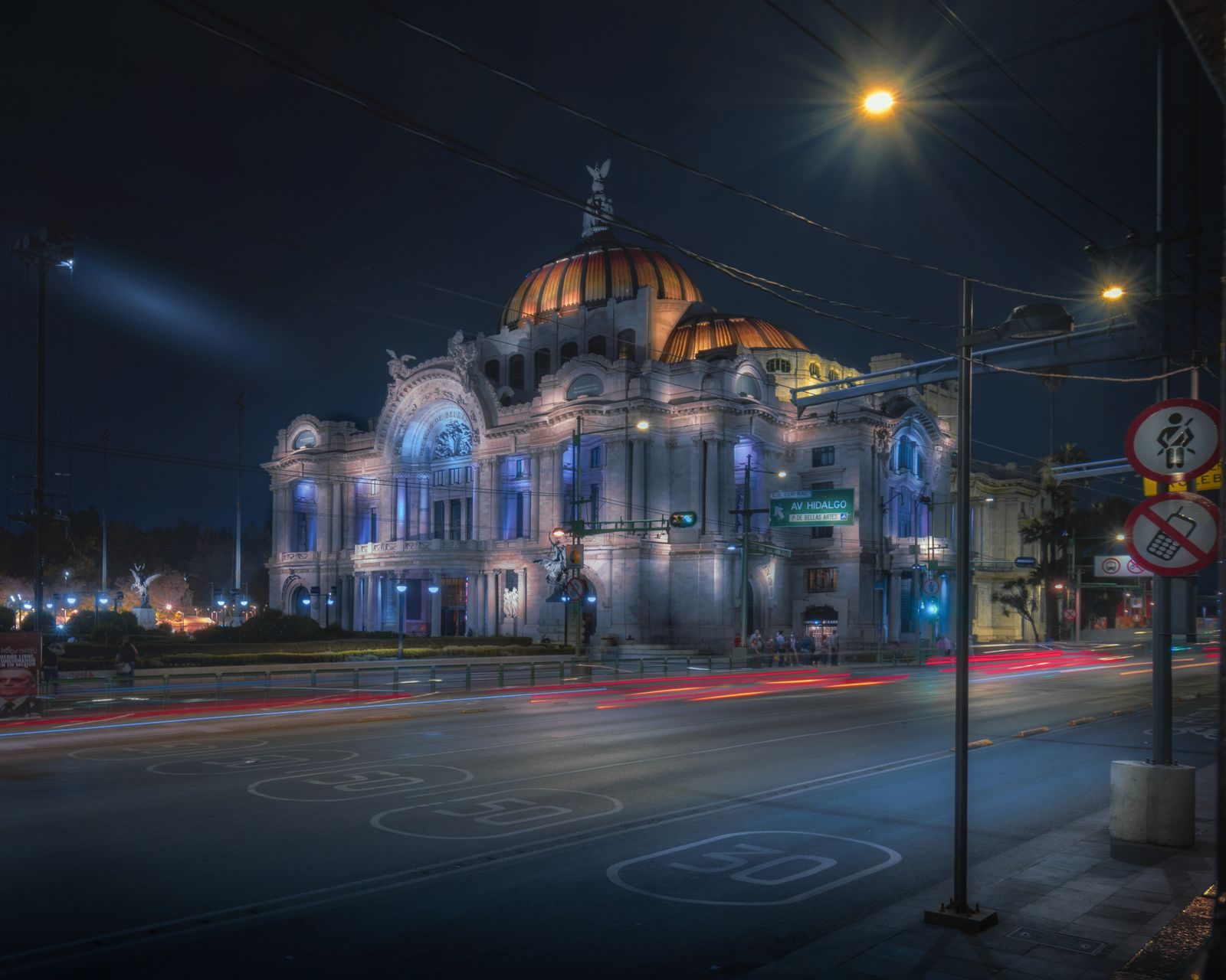 Palais des Beaux-Arts illuminé la nuit, Mexico, Mexique