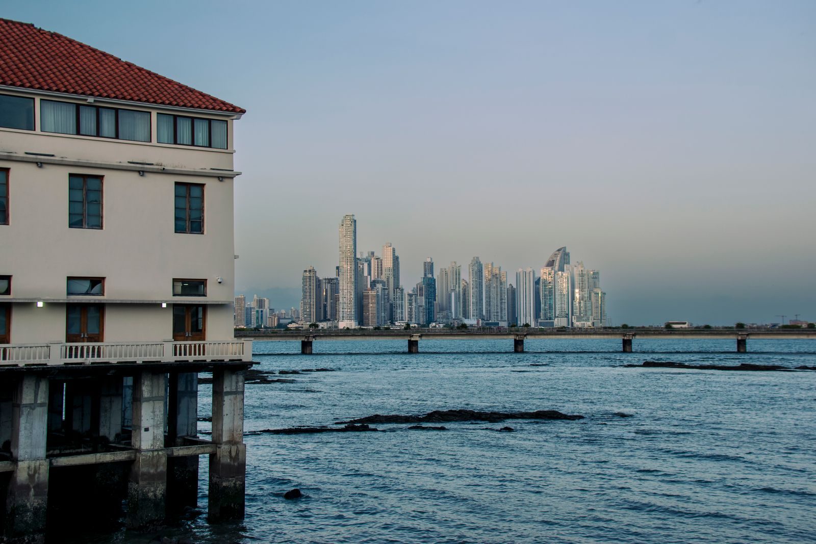 Gratte-ciel de Panama City vus depuis le Casco Viejo, Panama
